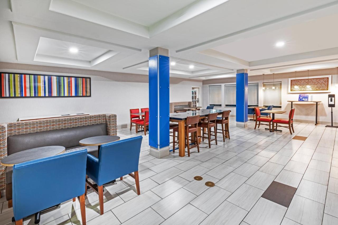 Express & South By Ihg 2* Lafayette