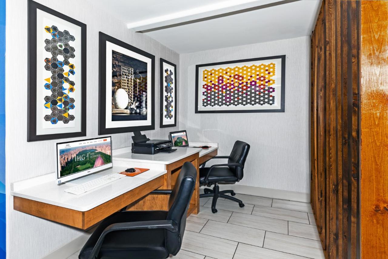 Express & South By Ihg Lafayette