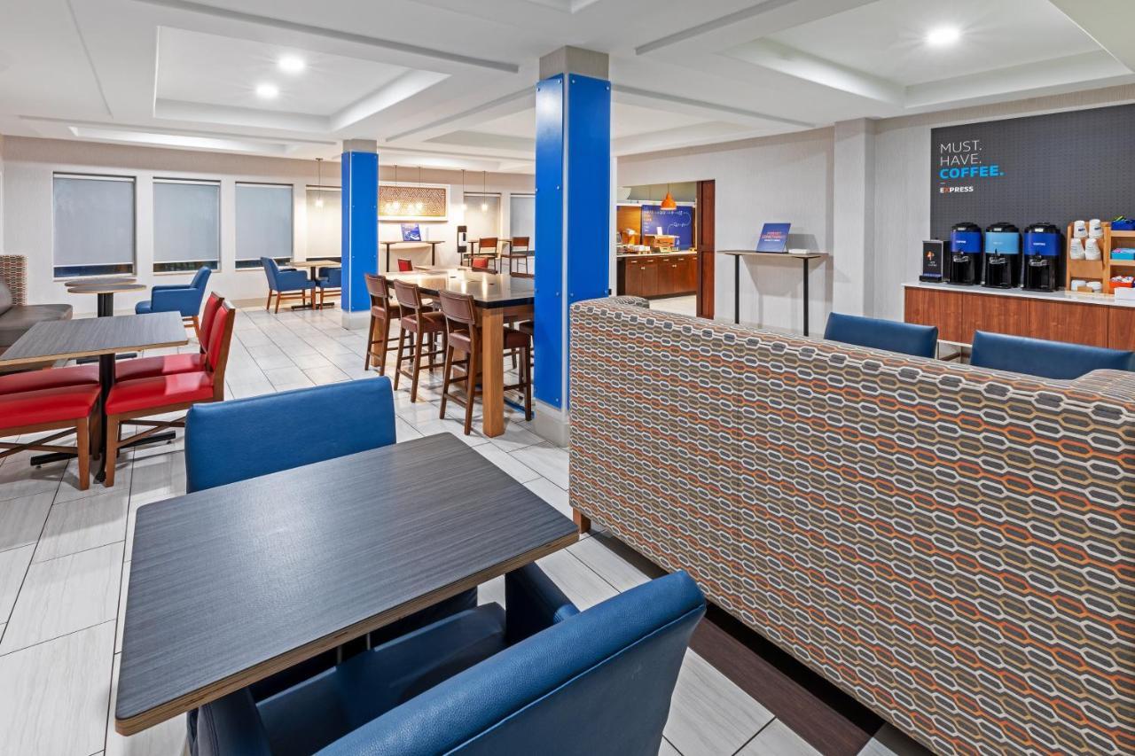 Express & South By Ihg Hotel Lafayette