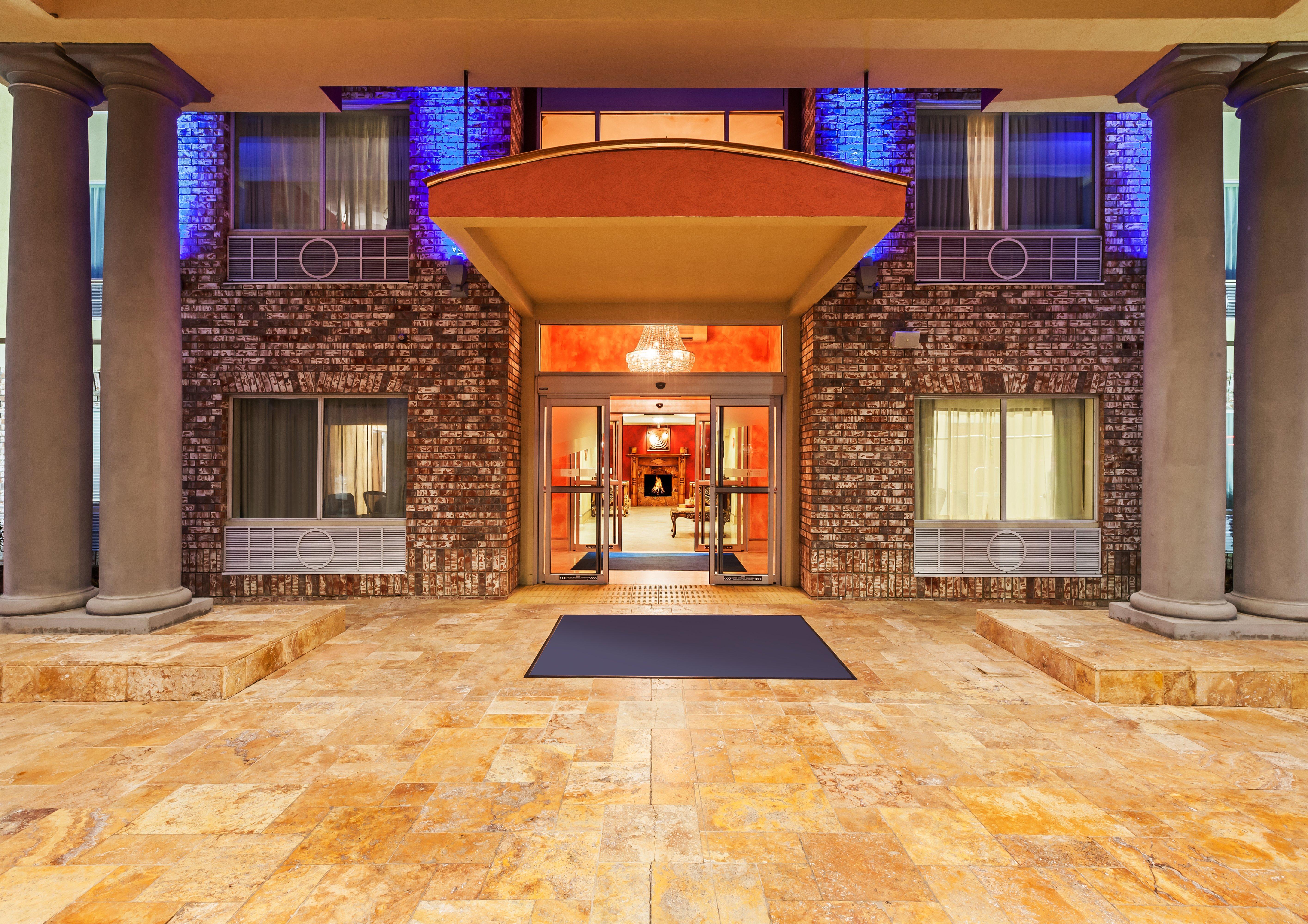Express & South By Ihg 2*