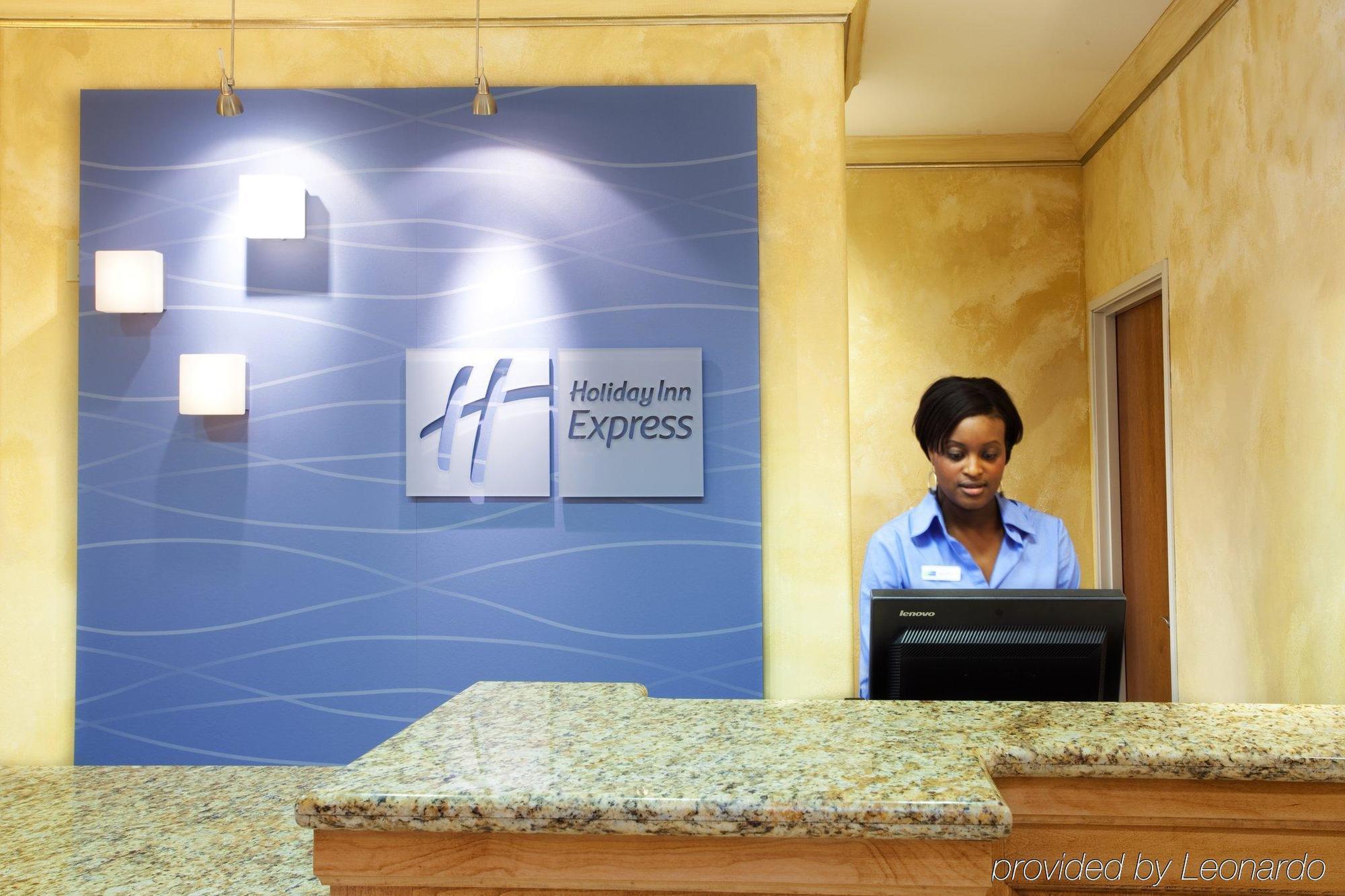 Express & South By Ihg Hotel Lafayette