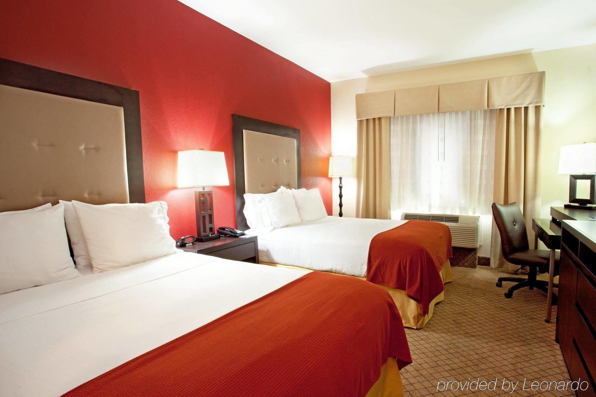 Express & South By Ihg 2* Lafayette