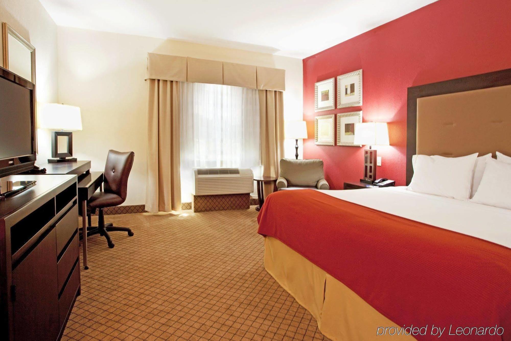 Express & South By Ihg 2* Lafayette