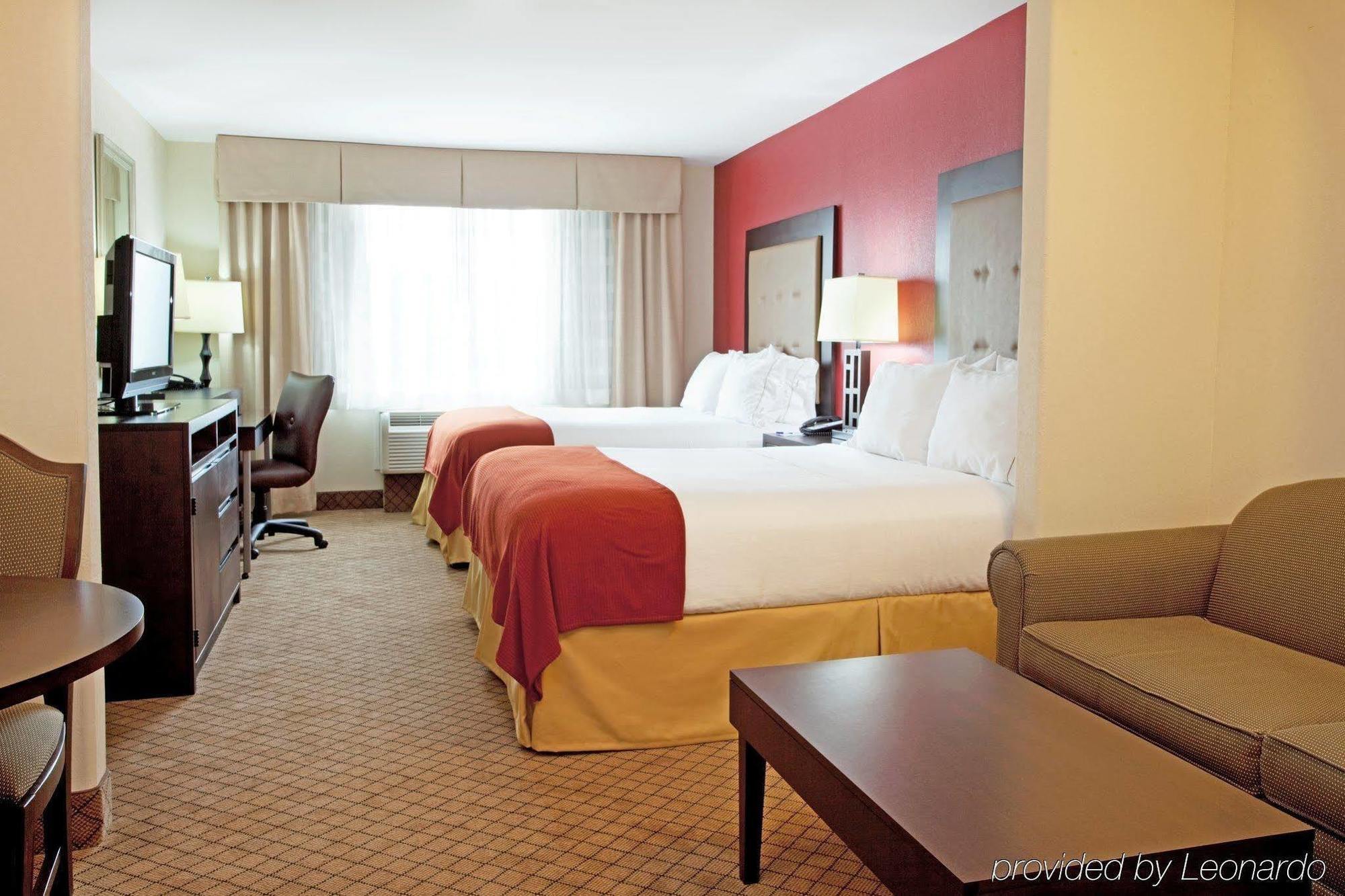 Express & South By Ihg 2*